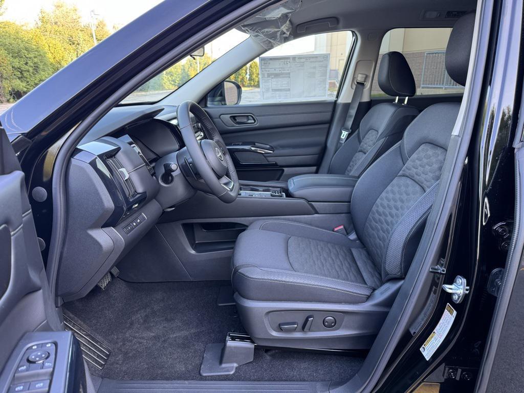 new 2025 Nissan Pathfinder car, priced at $35,370