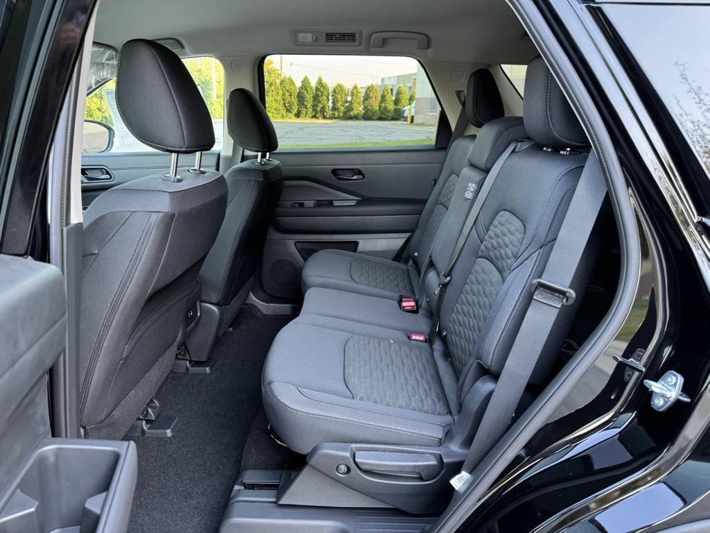 new 2025 Nissan Pathfinder car, priced at $35,370
