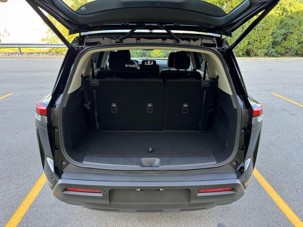 new 2025 Nissan Pathfinder car, priced at $35,370