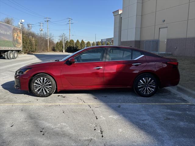 used 2023 Nissan Altima car, priced at $22,985