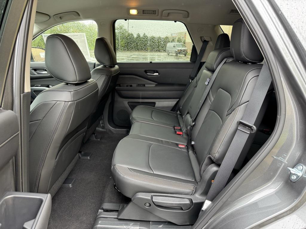 new 2025 Nissan Pathfinder car, priced at $44,462