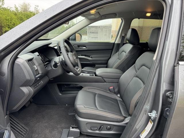 new 2025 Nissan Pathfinder car, priced at $45,005