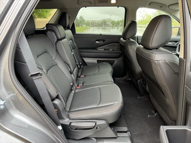 new 2025 Nissan Pathfinder car, priced at $45,005