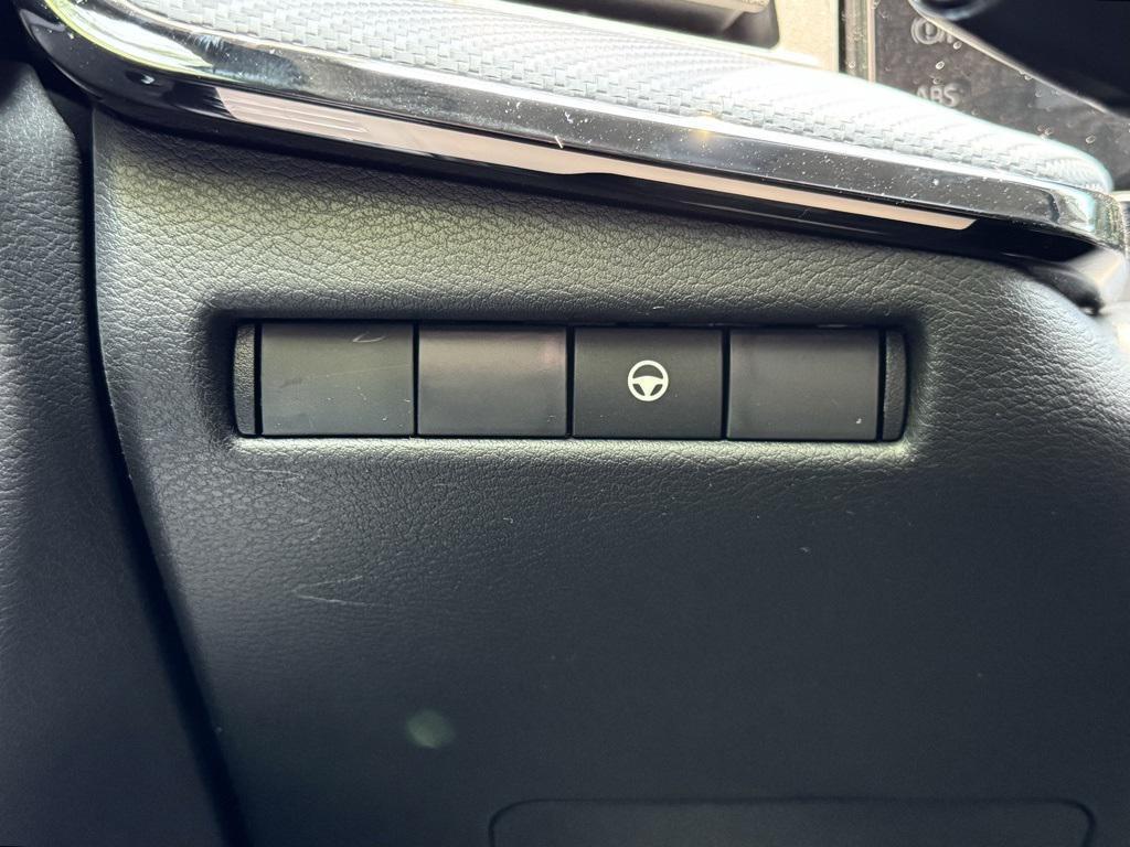 new 2025 Nissan Kicks car, priced at $26,190