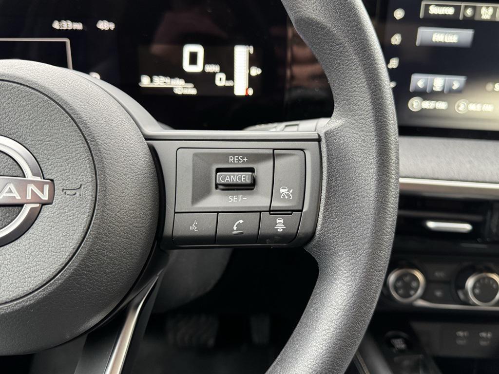 new 2025 Nissan Kicks car, priced at $25,047