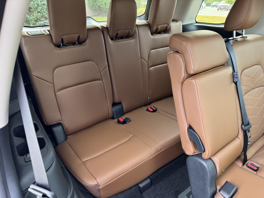 new 2025 Nissan Pathfinder car, priced at $50,859