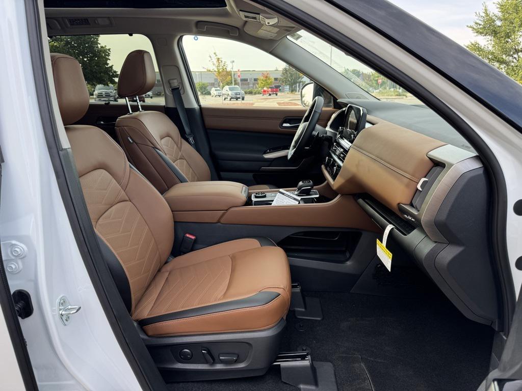 new 2025 Nissan Pathfinder car, priced at $50,859