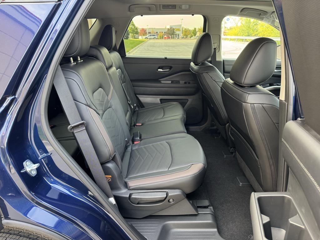 new 2025 Nissan Pathfinder car, priced at $46,540