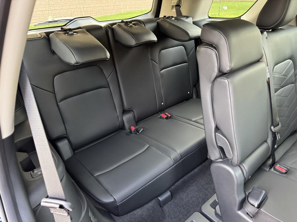 new 2025 Nissan Pathfinder car, priced at $46,540