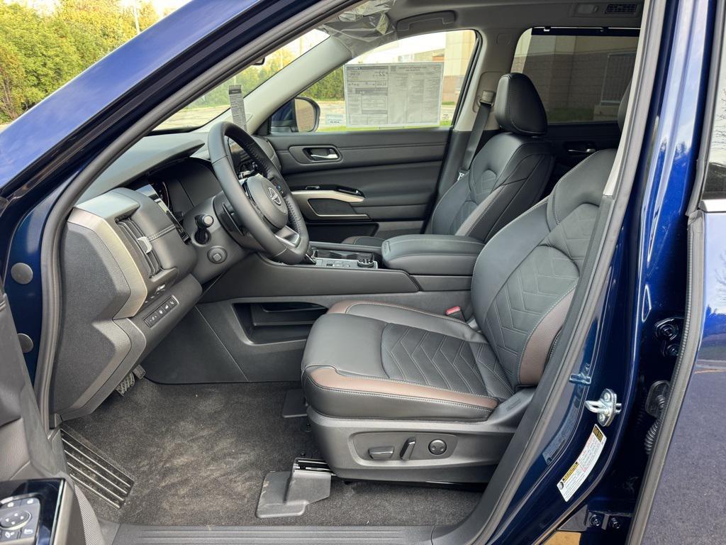 new 2025 Nissan Pathfinder car, priced at $46,540
