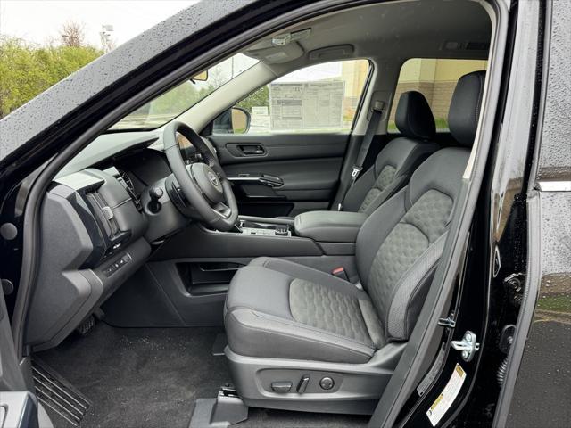 new 2025 Nissan Pathfinder car, priced at $41,945