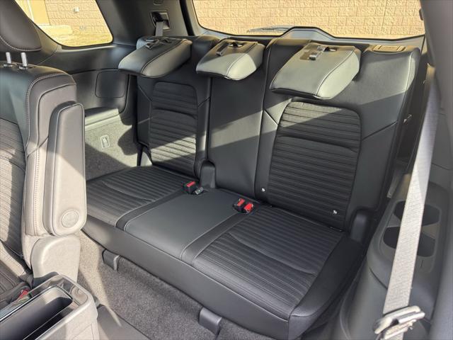 new 2025 Nissan Pathfinder car, priced at $42,420
