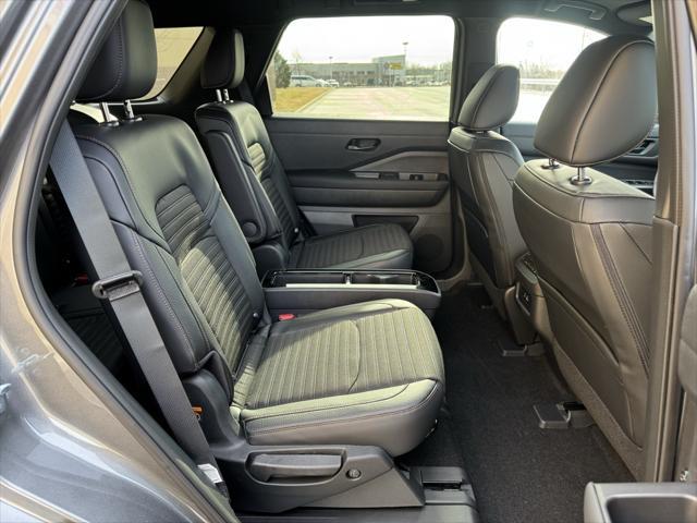 new 2025 Nissan Pathfinder car, priced at $42,420