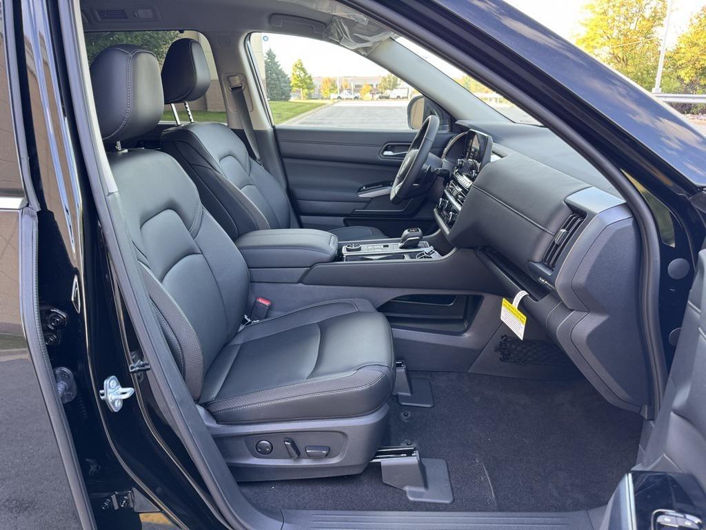 new 2025 Nissan Pathfinder car, priced at $42,460