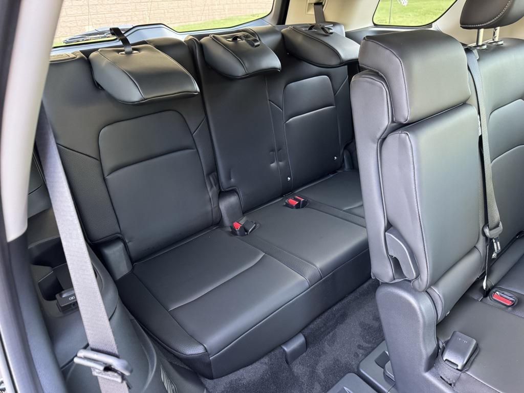 new 2025 Nissan Pathfinder car, priced at $39,418