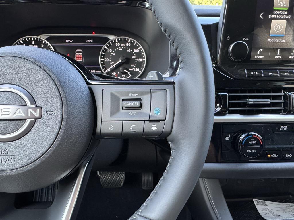 new 2025 Nissan Pathfinder car, priced at $39,418