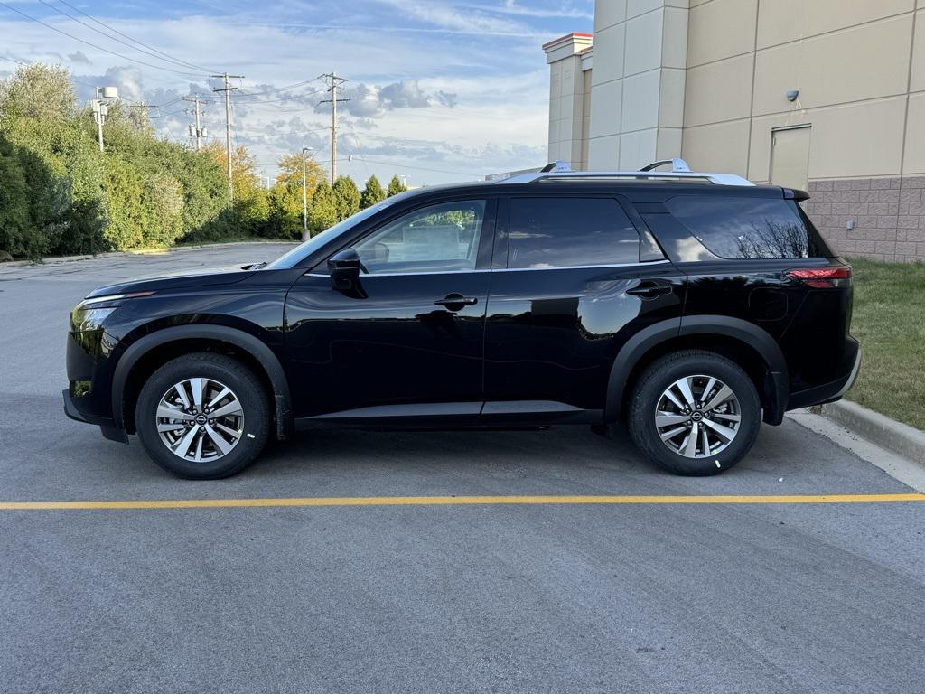 new 2025 Nissan Pathfinder car, priced at $39,418