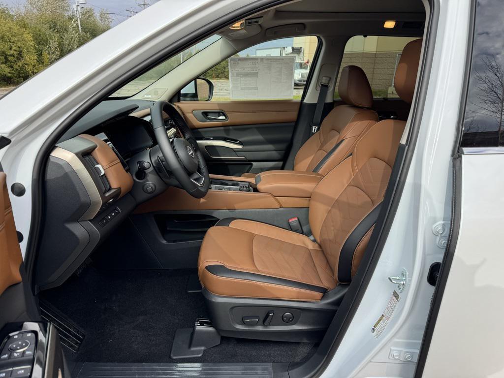 new 2025 Nissan Pathfinder car, priced at $46,051