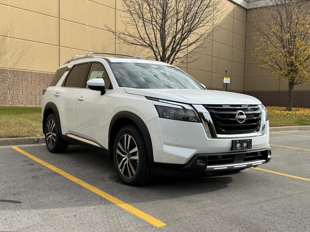 new 2025 Nissan Pathfinder car, priced at $46,051
