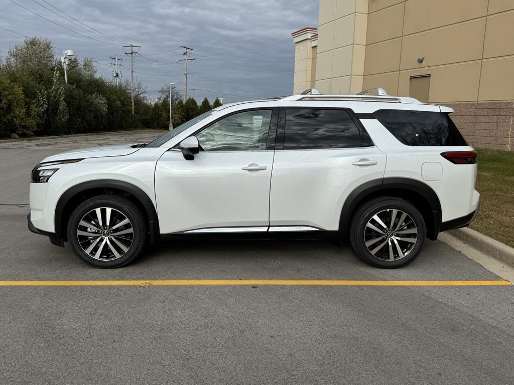 new 2025 Nissan Pathfinder car, priced at $46,051