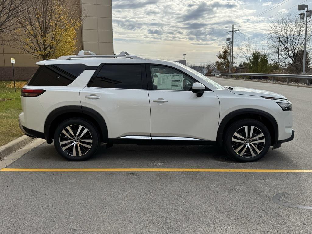 new 2025 Nissan Pathfinder car, priced at $46,051