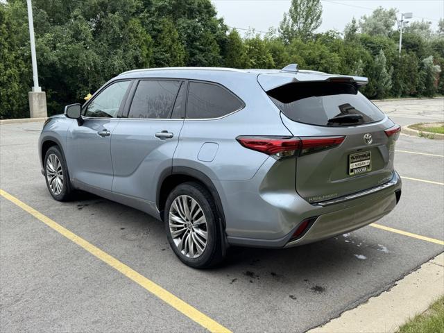 used 2021 Toyota Highlander car, priced at $37,997