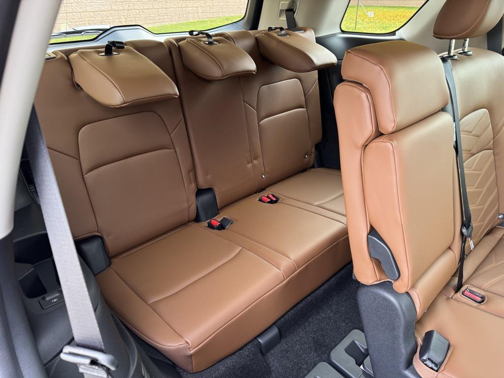 new 2025 Nissan Pathfinder car, priced at $46,051