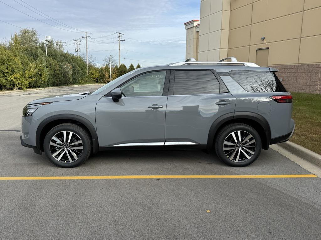 new 2025 Nissan Pathfinder car, priced at $46,051