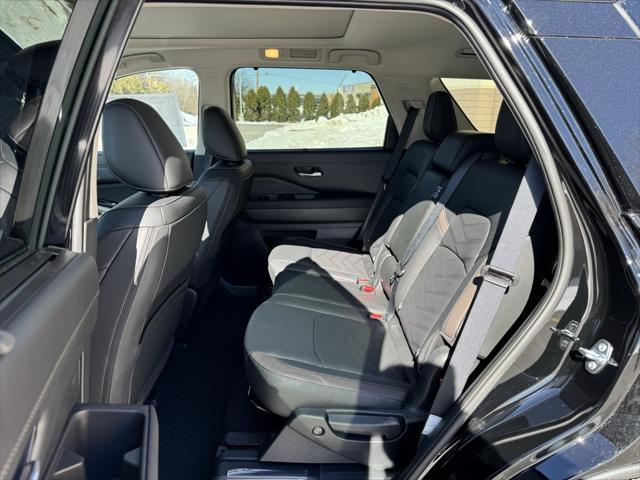 new 2025 Nissan Pathfinder car, priced at $48,990