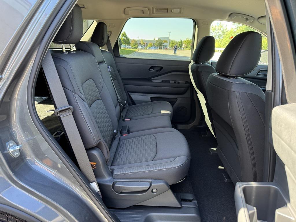 new 2025 Nissan Pathfinder car, priced at $41,028