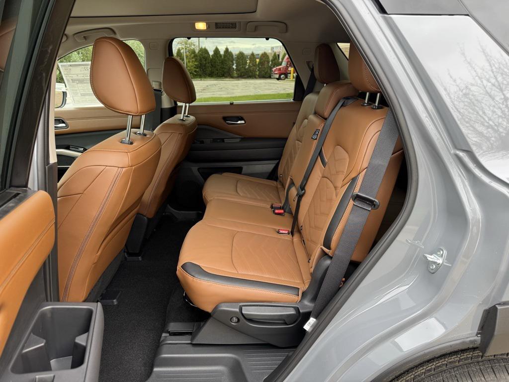 new 2025 Nissan Pathfinder car, priced at $49,795