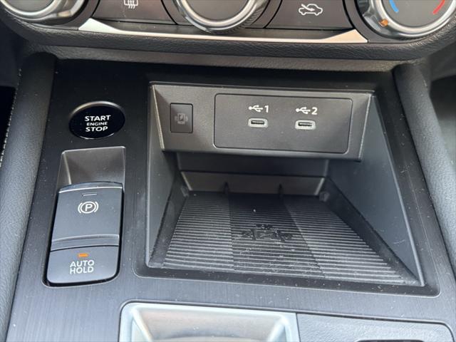 new 2025 Nissan Kicks car, priced at $26,976
