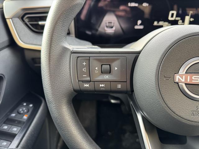 new 2025 Nissan Kicks car, priced at $29,981