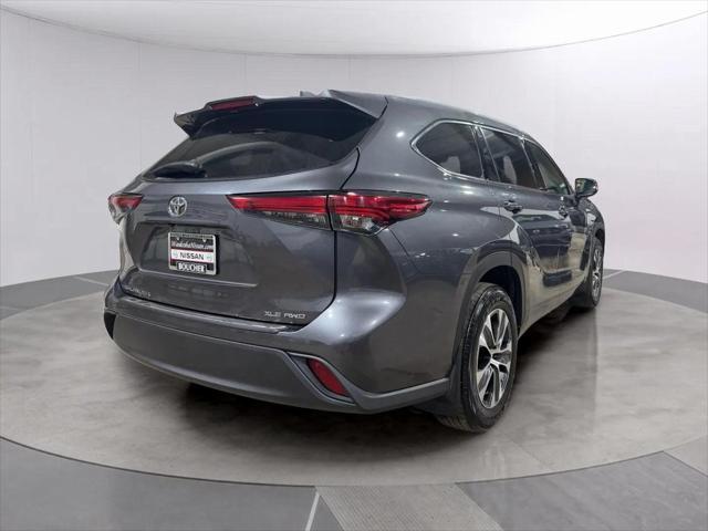 used 2022 Toyota Highlander car, priced at $38,663