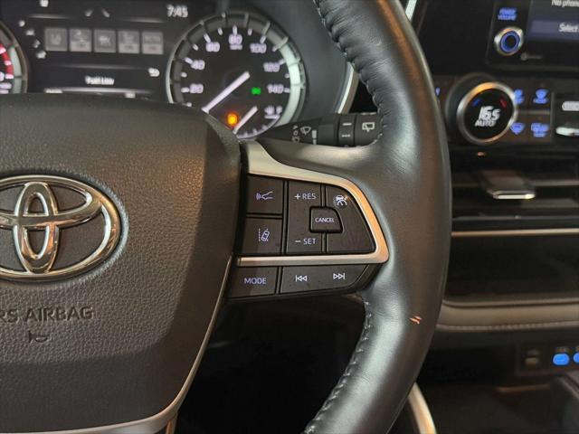 used 2022 Toyota Highlander car, priced at $38,663