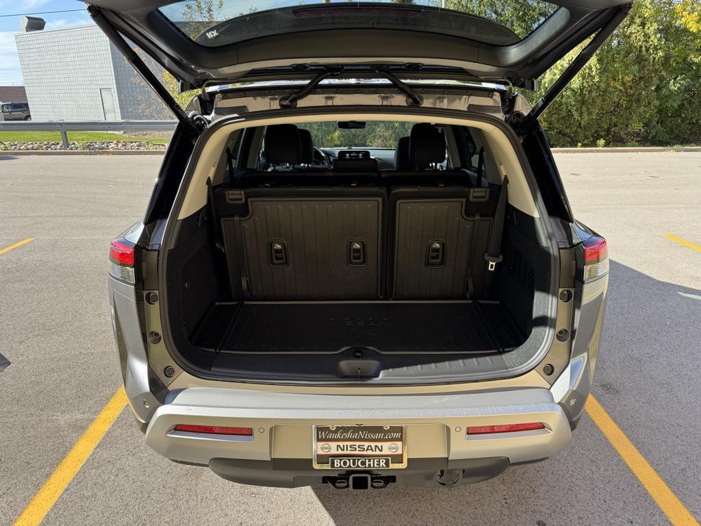 new 2025 Nissan Pathfinder car, priced at $44,985