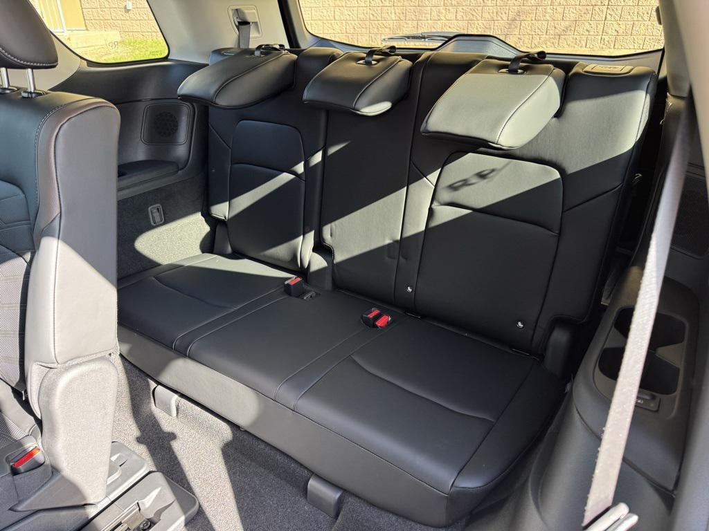 new 2025 Nissan Pathfinder car, priced at $44,985