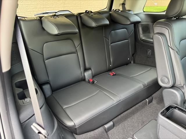 new 2025 Nissan Pathfinder car, priced at $45,931