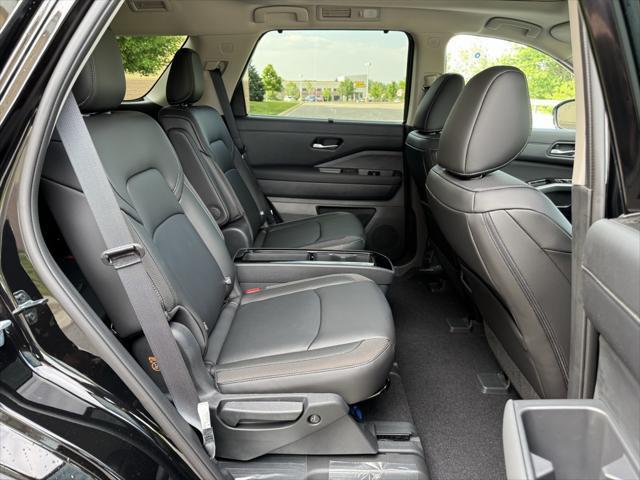 new 2025 Nissan Pathfinder car, priced at $45,931