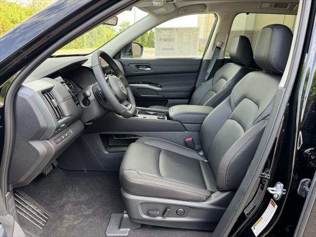 new 2025 Nissan Pathfinder car, priced at $45,931