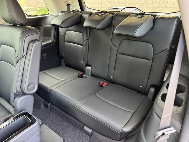 new 2025 Nissan Pathfinder car, priced at $45,931