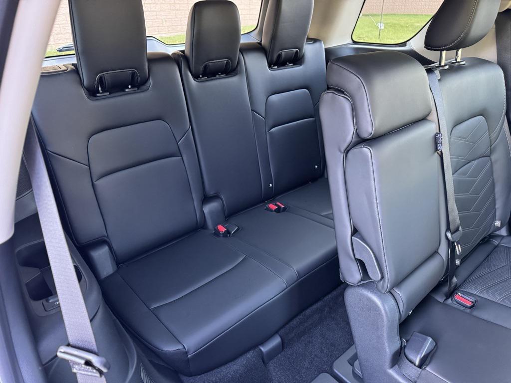 new 2025 Nissan Pathfinder car, priced at $51,595