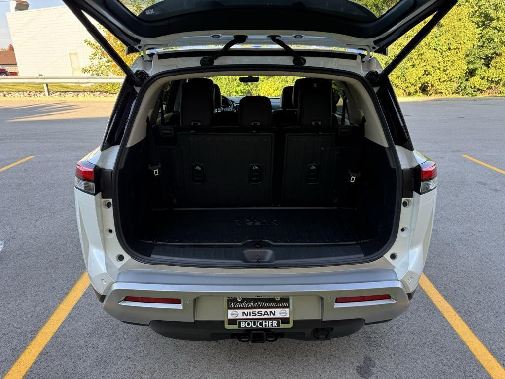 new 2025 Nissan Pathfinder car, priced at $51,595