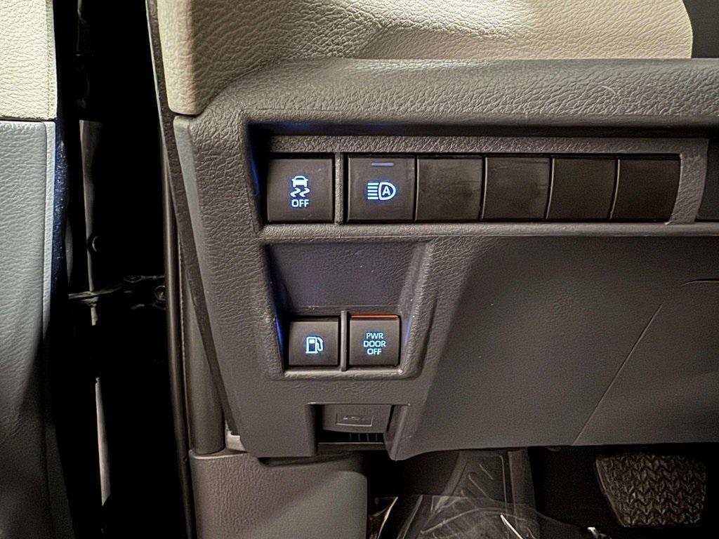 used 2023 Toyota Sienna car, priced at $38,489