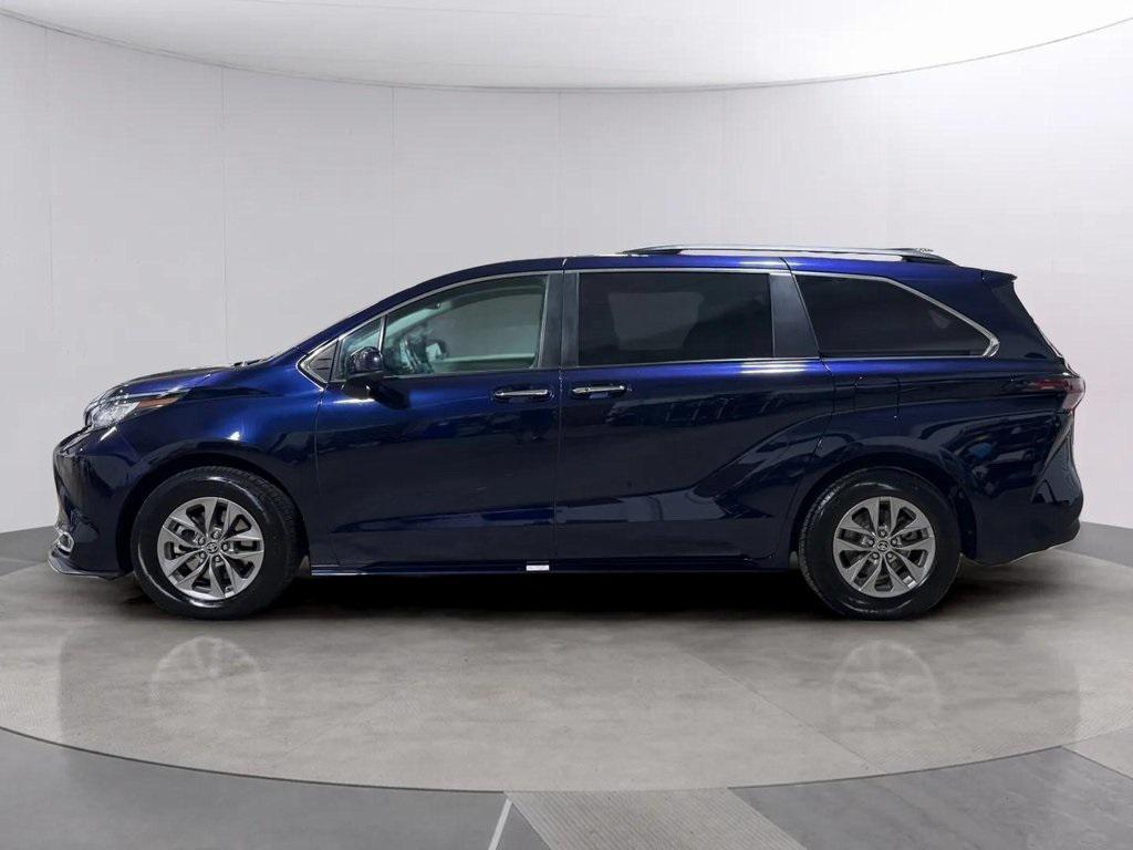 used 2023 Toyota Sienna car, priced at $38,489