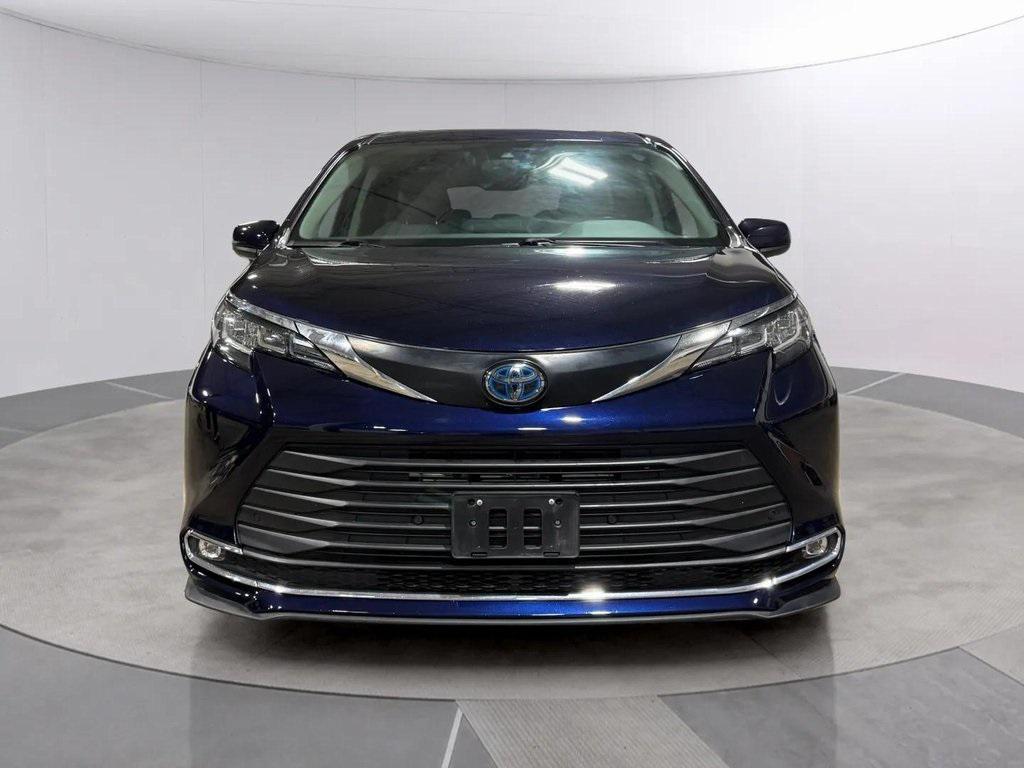 used 2023 Toyota Sienna car, priced at $38,489