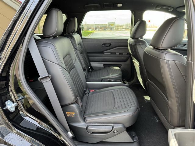 new 2025 Nissan Pathfinder car, priced at $43,359