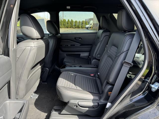 new 2025 Nissan Pathfinder car, priced at $43,359