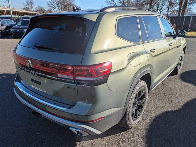 new 2024 Volkswagen Atlas car, priced at $54,086