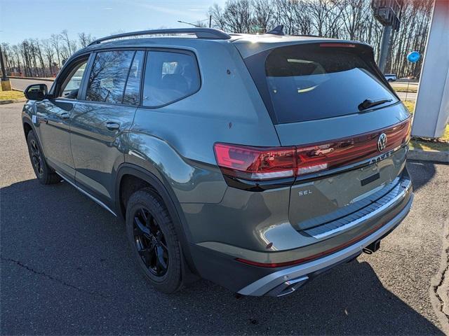 new 2024 Volkswagen Atlas car, priced at $54,086